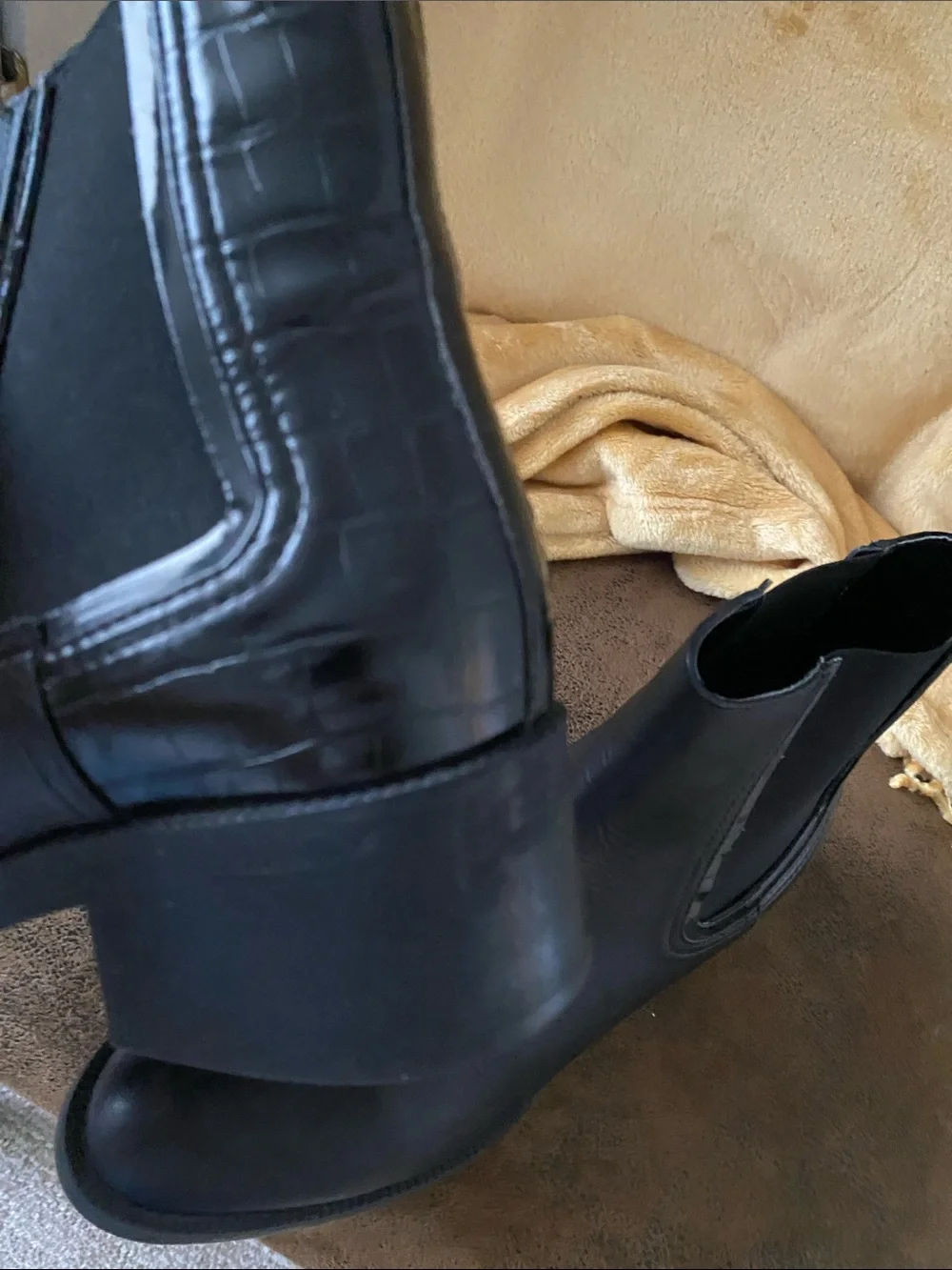 Zara Genuine Soft Leather Chelsea Ankle Boots 39/8 EUC Bloggers Black